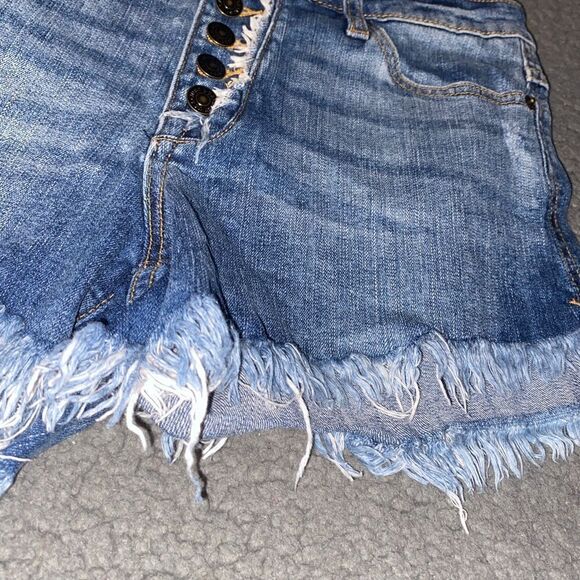 JUST USA Jean Shorts Size Large Distressed - Picture 4 of 12